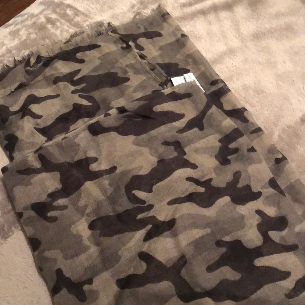 Banana Republic Camo Scarf